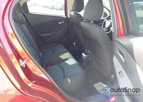 2019 Toyota Yaris Le z USA, uszkodzony, nr VIN 3MYDLBYV2KY522238